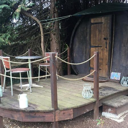 Charming 2-Bed Cabin In Domfront-En-Poiraie Perrou Dış mekan fotoğraf