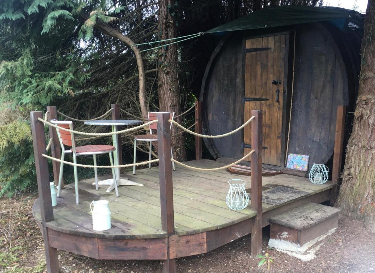 Charming 2-Bed Cabin In Domfront-En-Poiraie Perrou Dış mekan fotoğraf