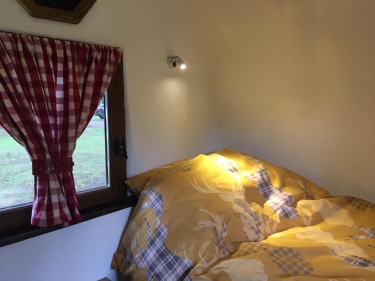 Charming 2-Bed Cabin In Domfront-En-Poiraie Perrou Dış mekan fotoğraf