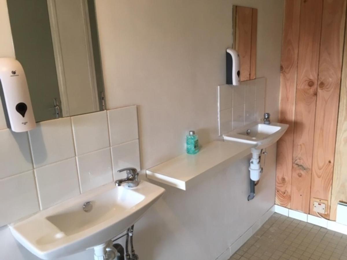 Charming 2-Bed Cabin In Domfront-En-Poiraie Perrou Dış mekan fotoğraf